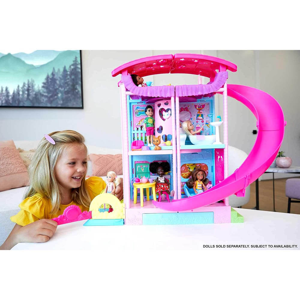 Barbie Chelsea Transforming Playhouse with Pets & Accessories