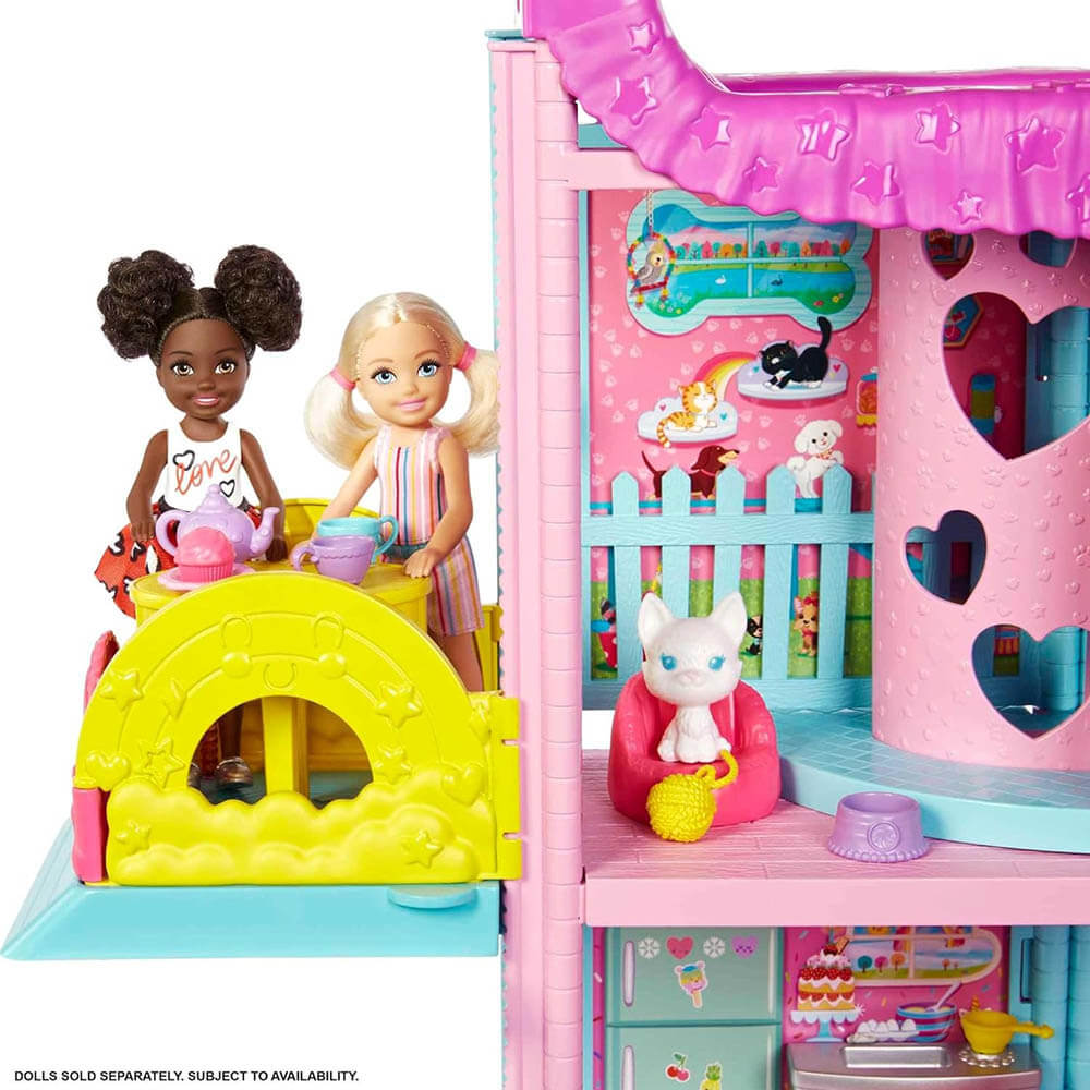 Barbie Chelsea Transforming Playhouse with Pets & Accessories