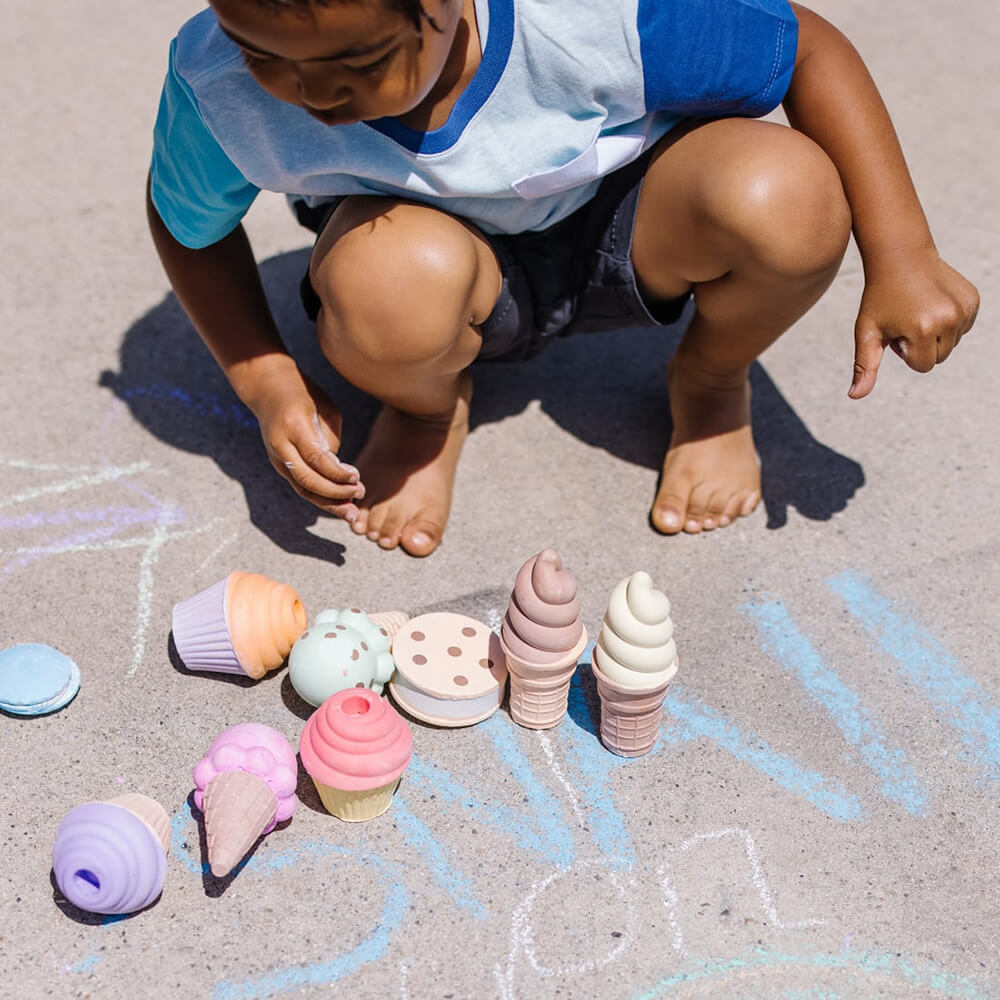 Melissa and Doug Sweet Treats Ice Cream & Cake Chalk Set