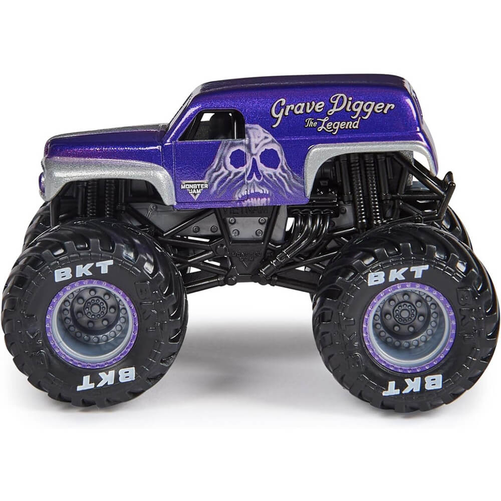 Monster Jam Series 32 Grave Digger the Legend 1:64 Scale Vehicle