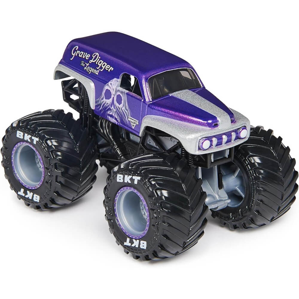 Monster Jam Series 32 Grave Digger the Legend 1:64 Scale Vehicle