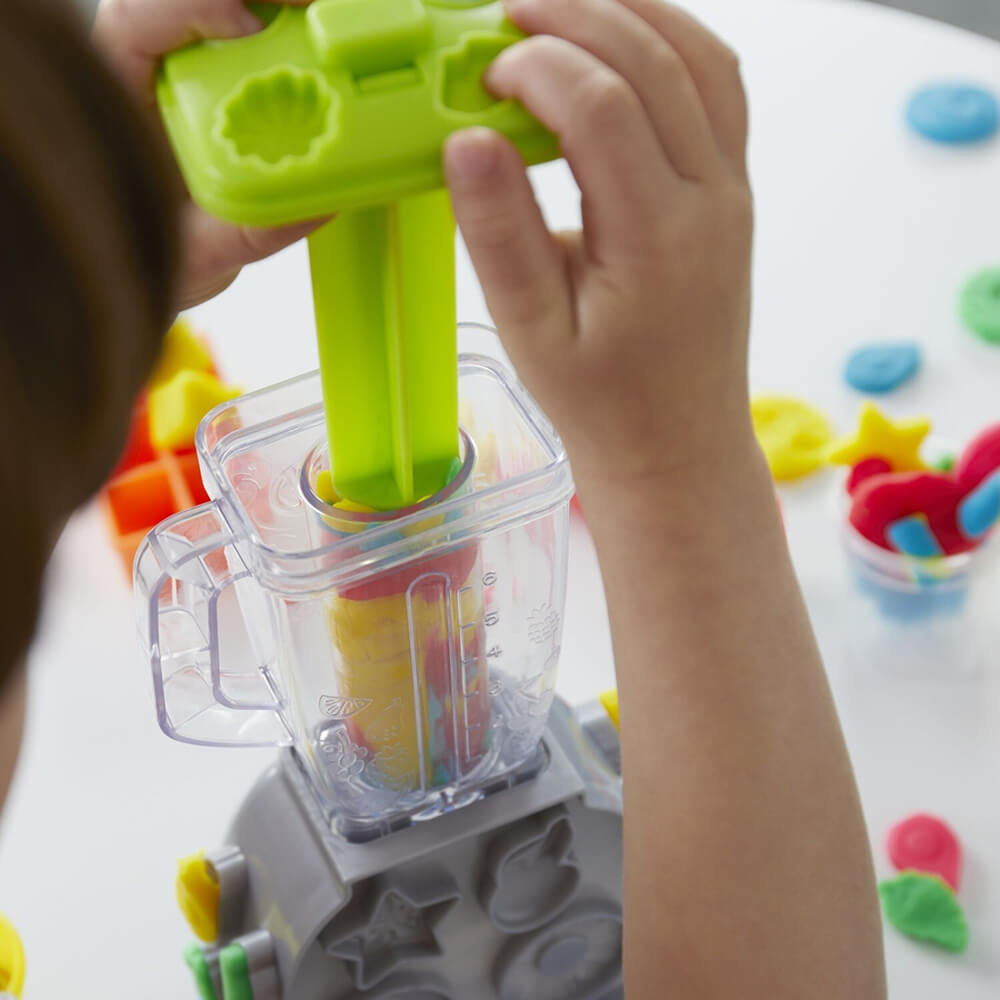 Play-Doh Swirlin' Smoothies Toy Blender Playset