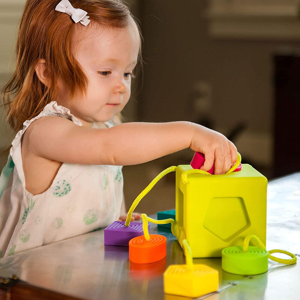 Fat Brain Toys OombeeCube