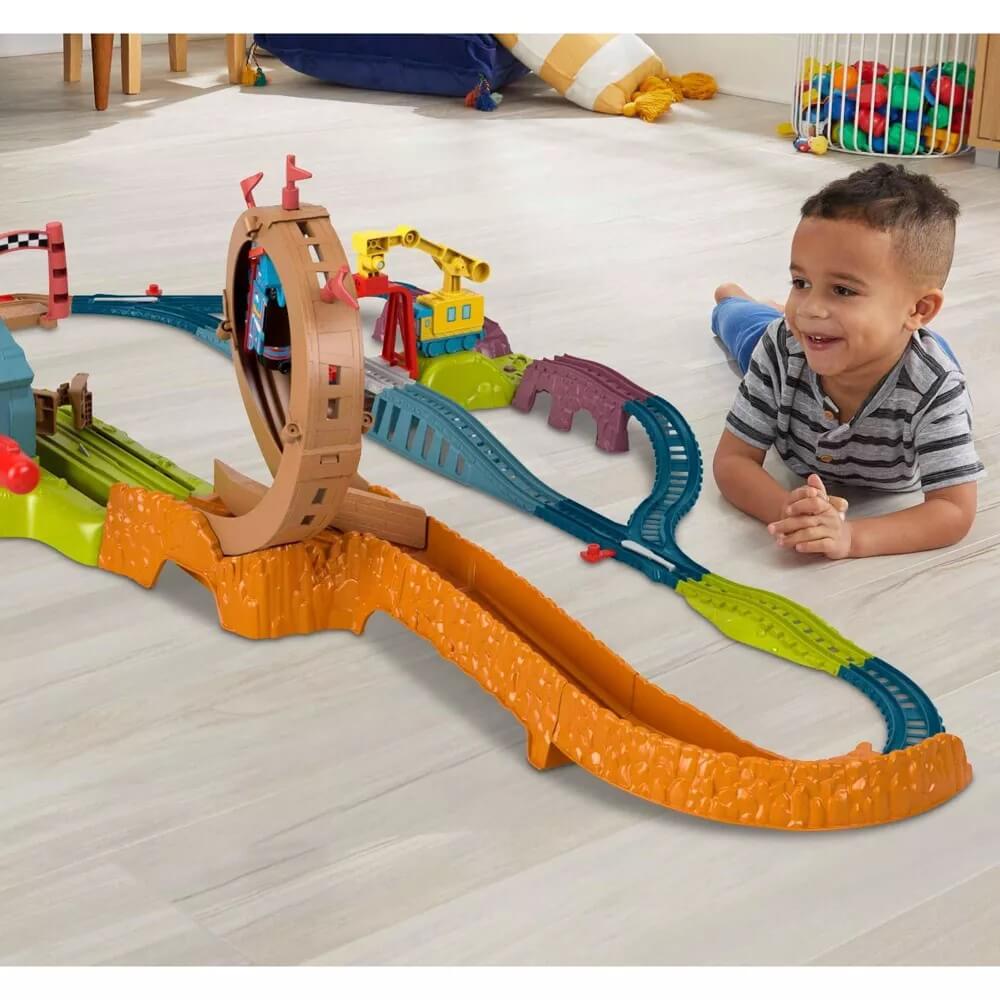 Fisher-Price Thomas & Friends  Launch & Loop Maintenance Yard Train Set