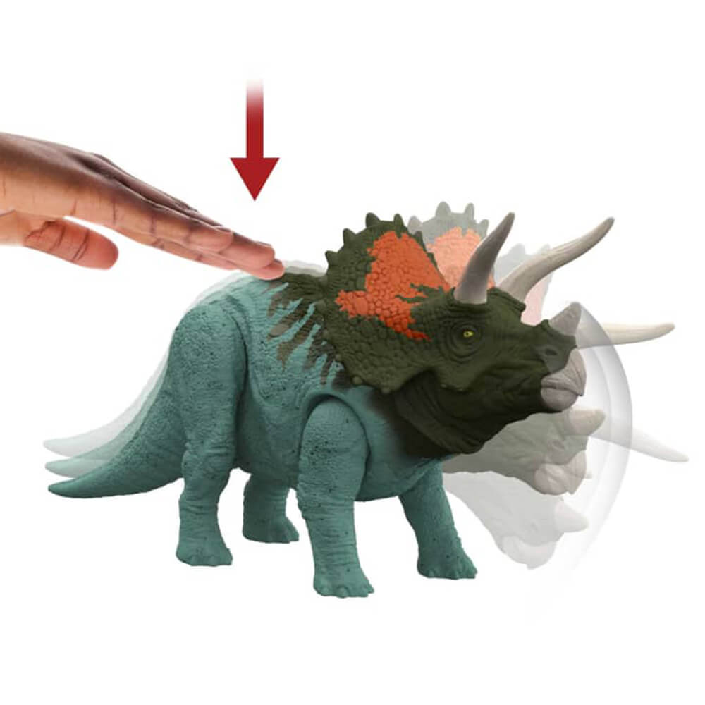 Jurassic World Dominion Triceratops Roars and Attacks Dinosaur Figure