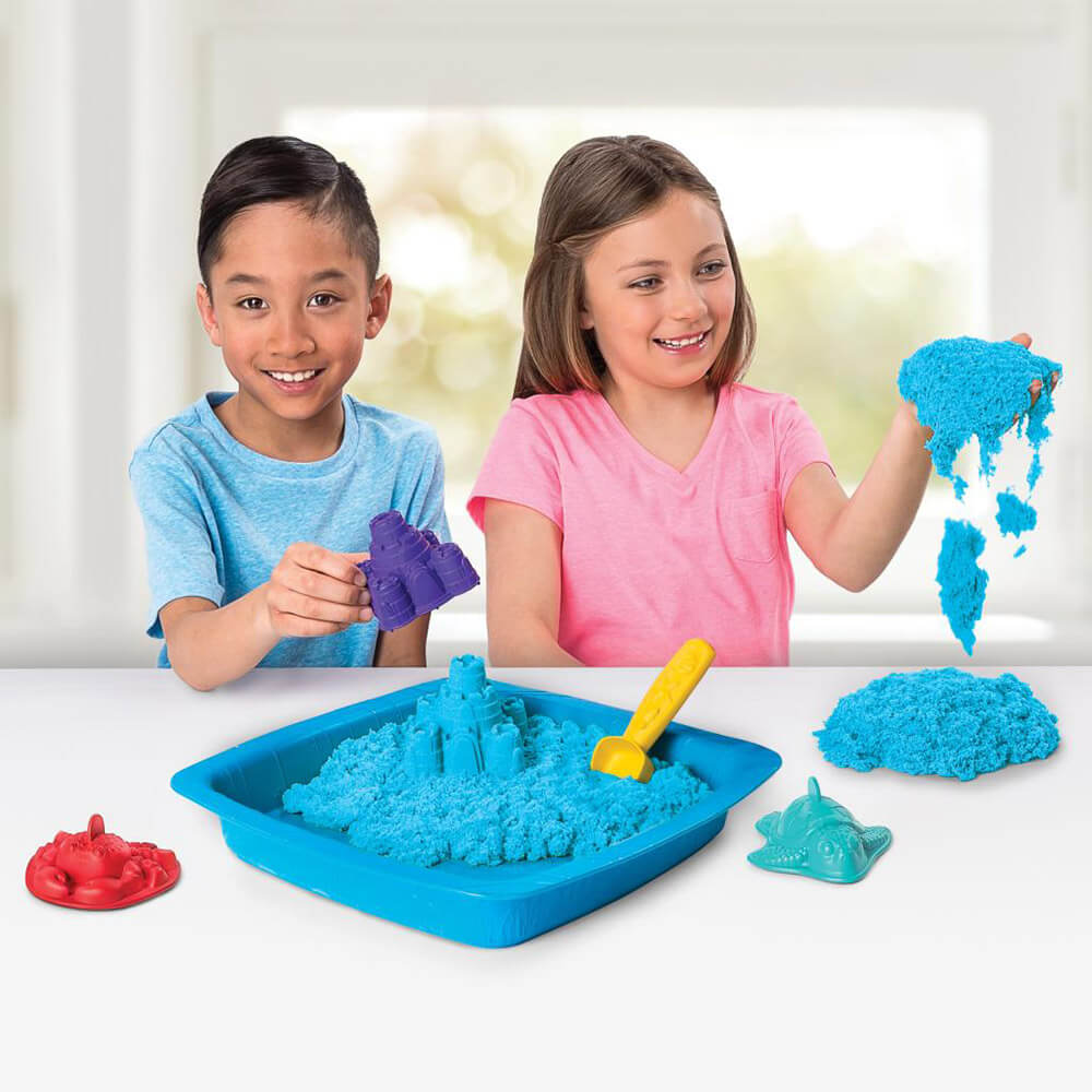 Kinetic Sand Sandbox Set with 1 lb Blue Kinetic Sand