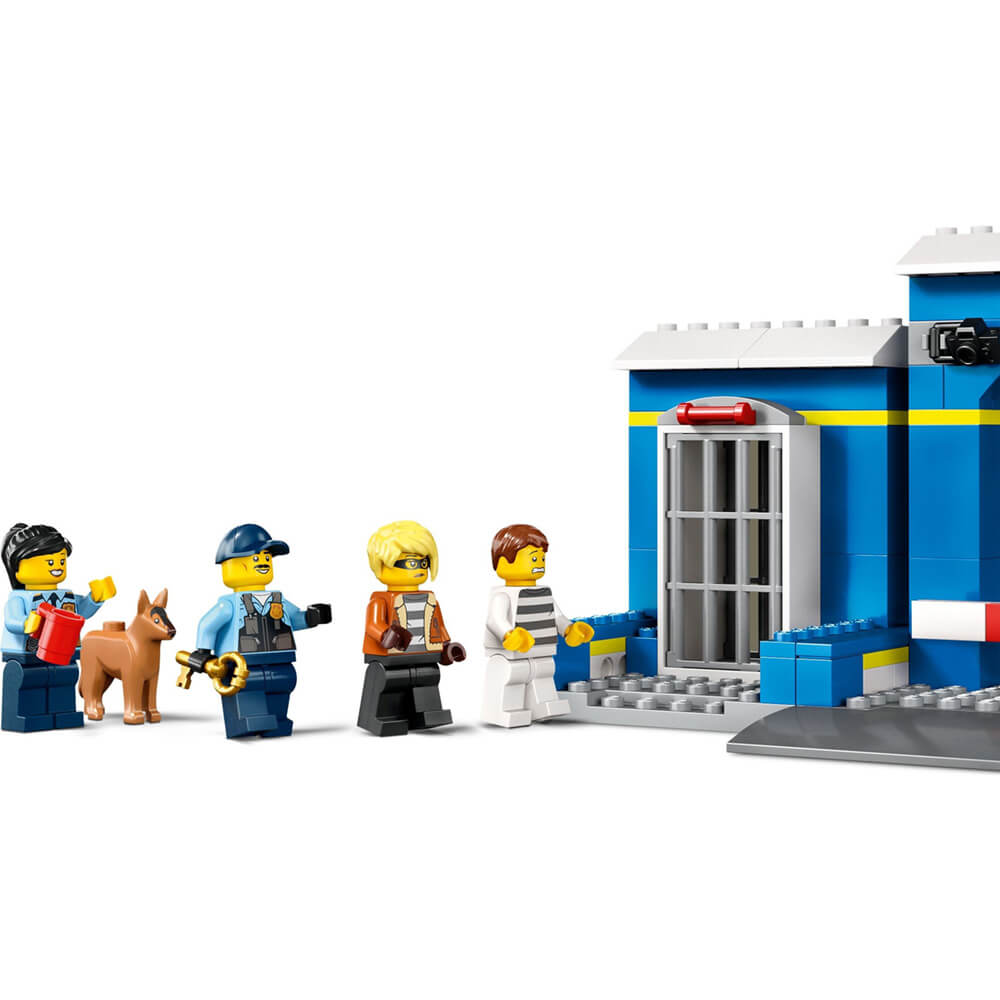 LEGO® City Police Station Chase 172 Piece Building Kit (60370)