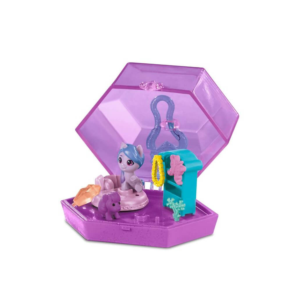 My Little Pony Mini World Magic Crystal Keychain Izzy Moonbow Toy