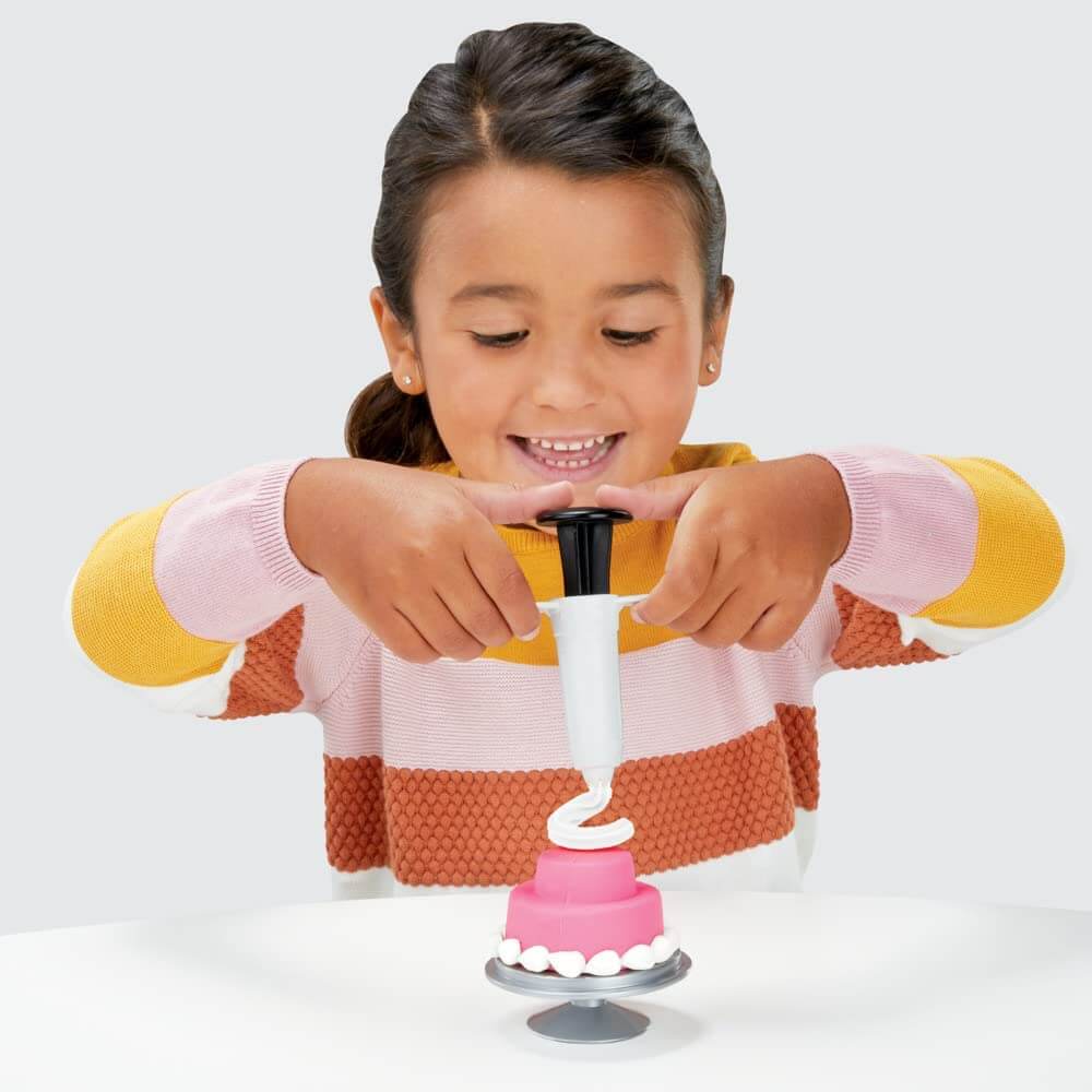 Play-Doh Kitchen Creations Rising Cake Oven Playset